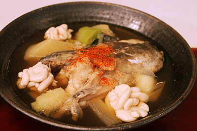 真鱈の身と白子と大根のスープ