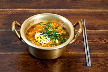 モランボン 薬念研究所 韓国の食文化 10月のキーワード ラーメン鍋